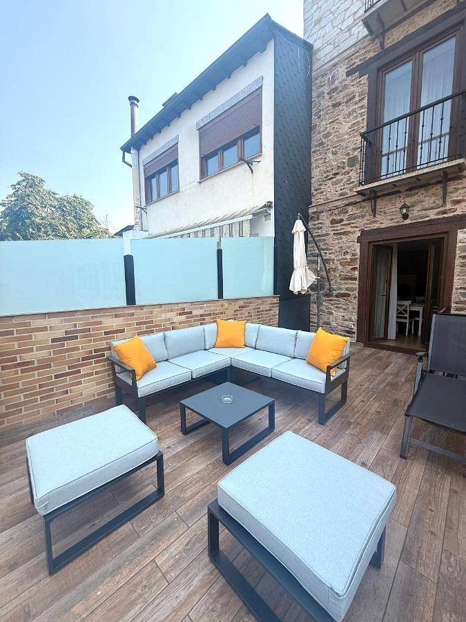 Gîte pour 6 personnes, avec Balcon ainsi que Terrasse et Vue à Villafranca del Bierzo