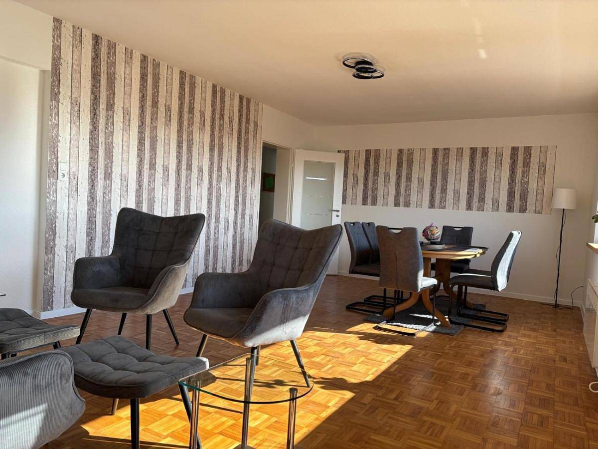 Ganze Wohnung, Three-Bedroom Apartment in Lehrte, Hannover und Umgebung