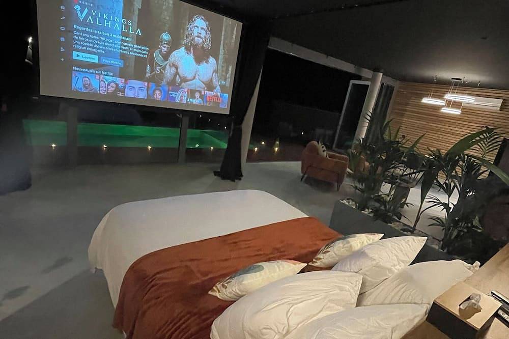 Villa de luxe privée avec piscine chauffée,spa et sauna in Abreschviller, Sarrebourg