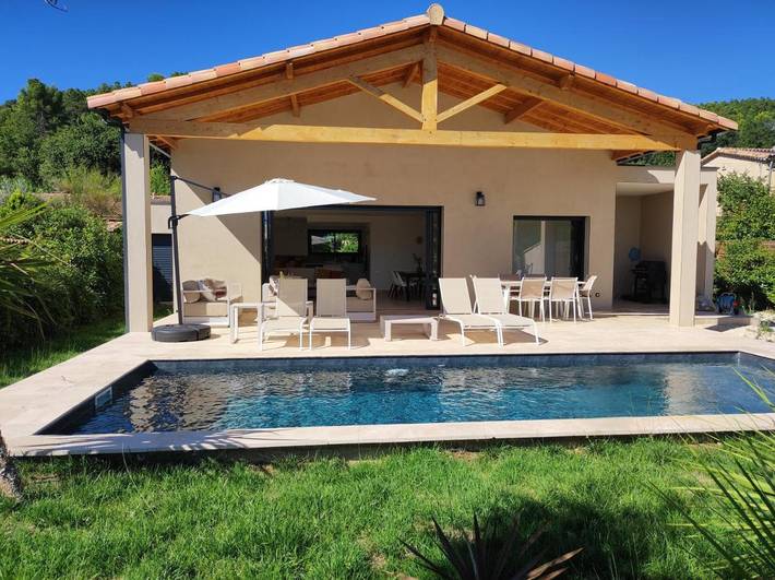 Villa pour 6 personnes, avec piscine et jardin