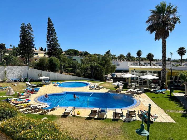 Aparthotel para 6 pessoas, com Terraço e Jardim e ainda Piscina em Alvor