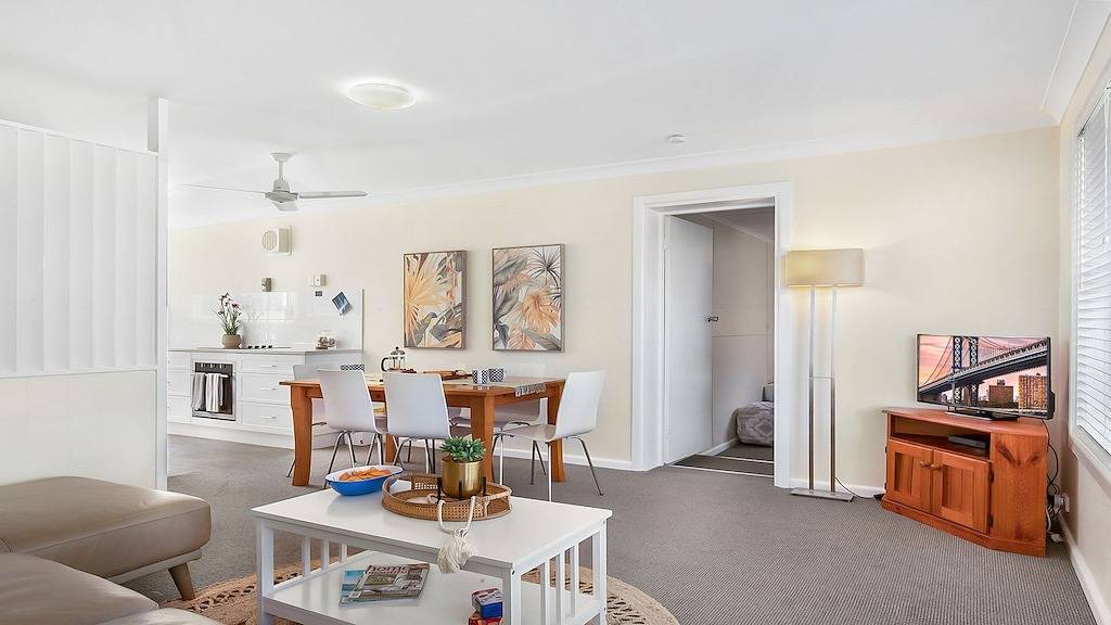 Holiday Apartment for 6 People in Currarong, Jervis Bay