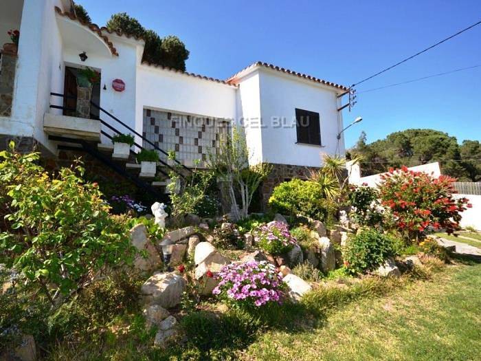 Location de vacances pour 5 personnes, avec terrasse ainsi que jardin et piscine à Sant Feliu de Guíxols - 3