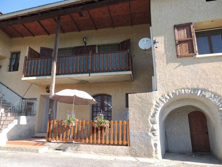 Gîte pour 2 personnes, avec terrasse et vue à Avançon