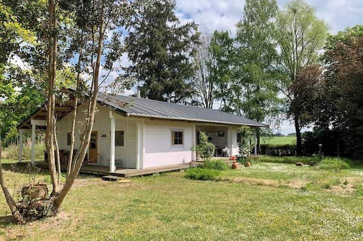Gîte pour 4 personnes, avec jardin à Mouzay