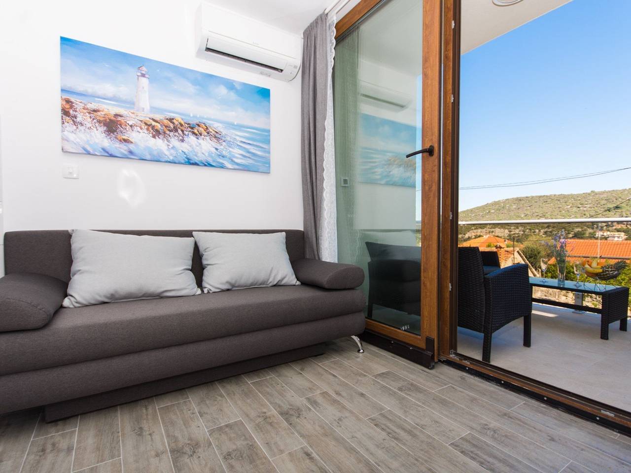 Ganze Wohnung, Villa La-Comfort One Bedroom Apartment with Sea View Terrace 2 in Drvenik Veliki, Drvenik Mali und Veli