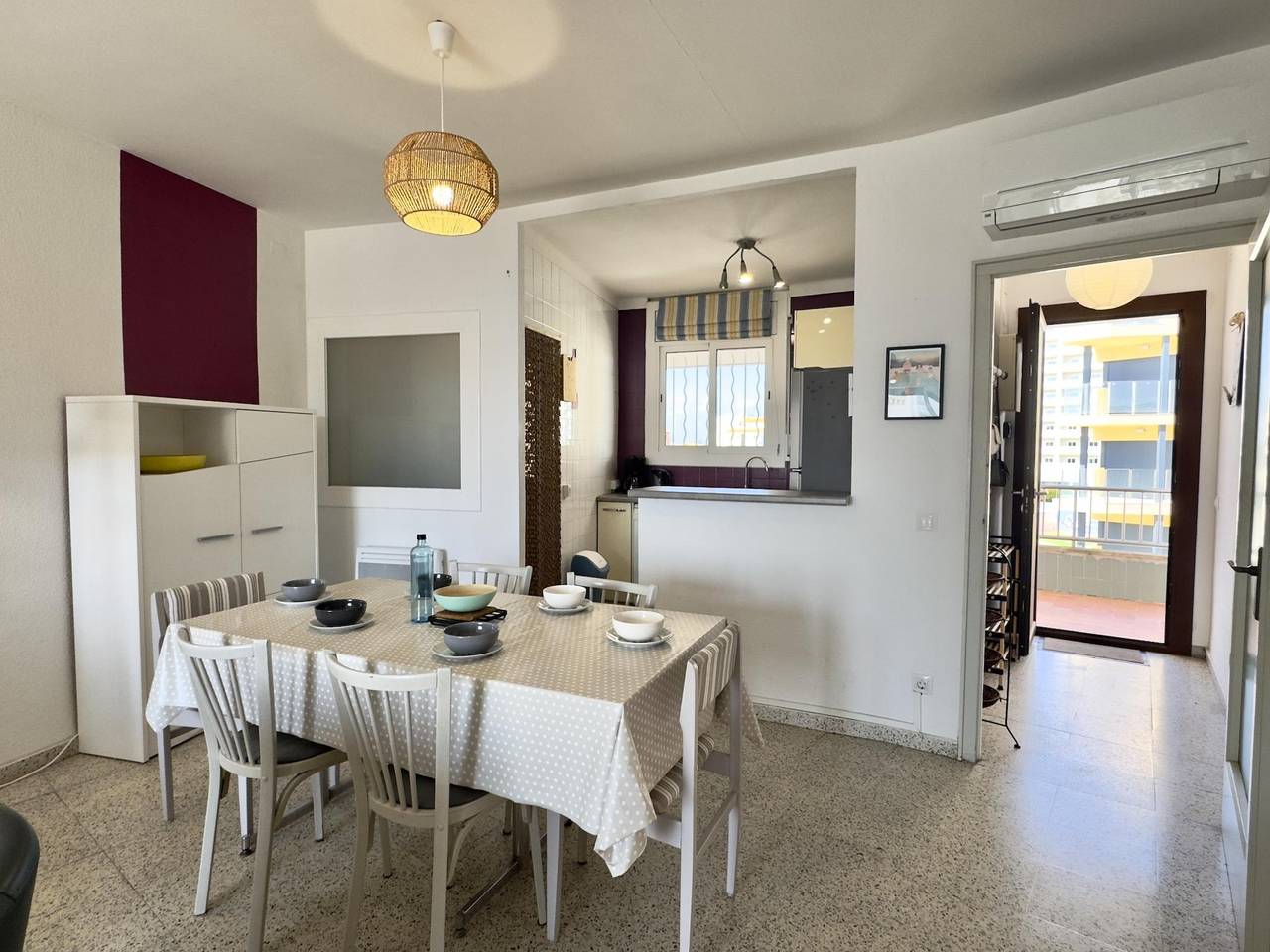Appartement de vacances entier, Slv. À 2min de la plage, parking et climatisation in Platja de Sant Margarida (Roses), Roses