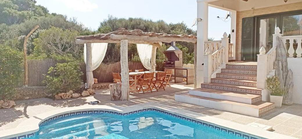 Location de vacances pour 8 personnes, avec jardin ainsi que piscine et vue à Port d'Addaia - 3