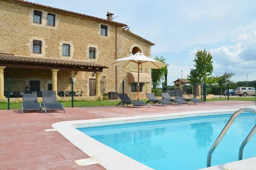 Wunderschönes Ferienhaus mit Pool und in einem kleinen authentischen Dorf gelegen in Banyoles, Pla de l'Estany