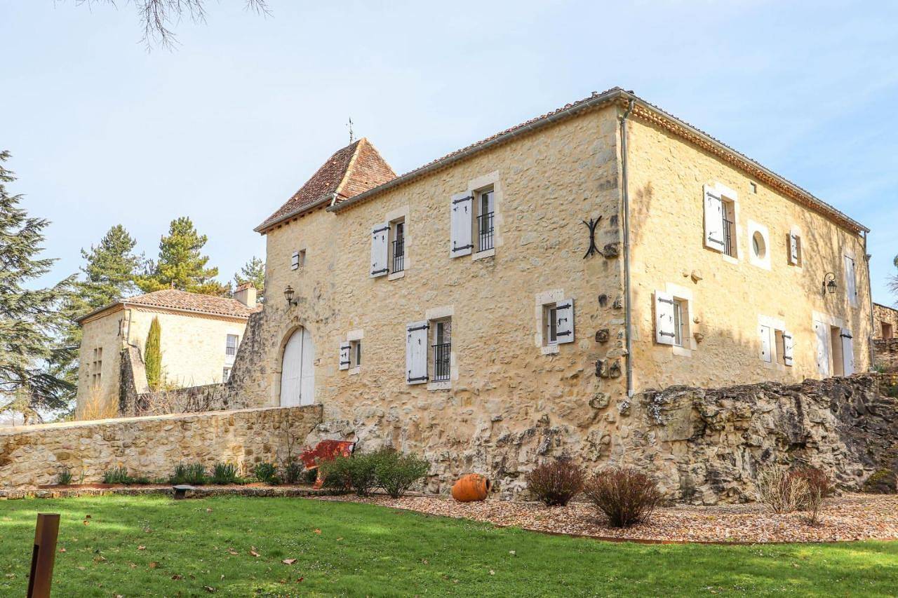Villa with Private Pool in Gontaud-de-Nogaret, Région de Marmande