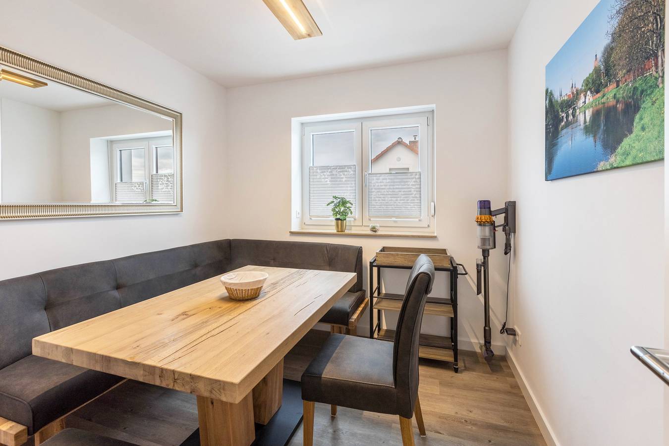 Ganze Wohnung, Ferienwohnung 'Fewo Gartenblick Geiseltal' mit privatem Garten, Wlan und Klimaanlage in Braunsbedra, Saale-Unstrut
