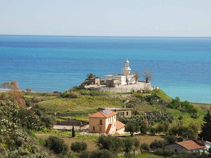 Location de vacances pour 2 personnes, avec Terrasse et Jardin dans Marina Di Monasterace