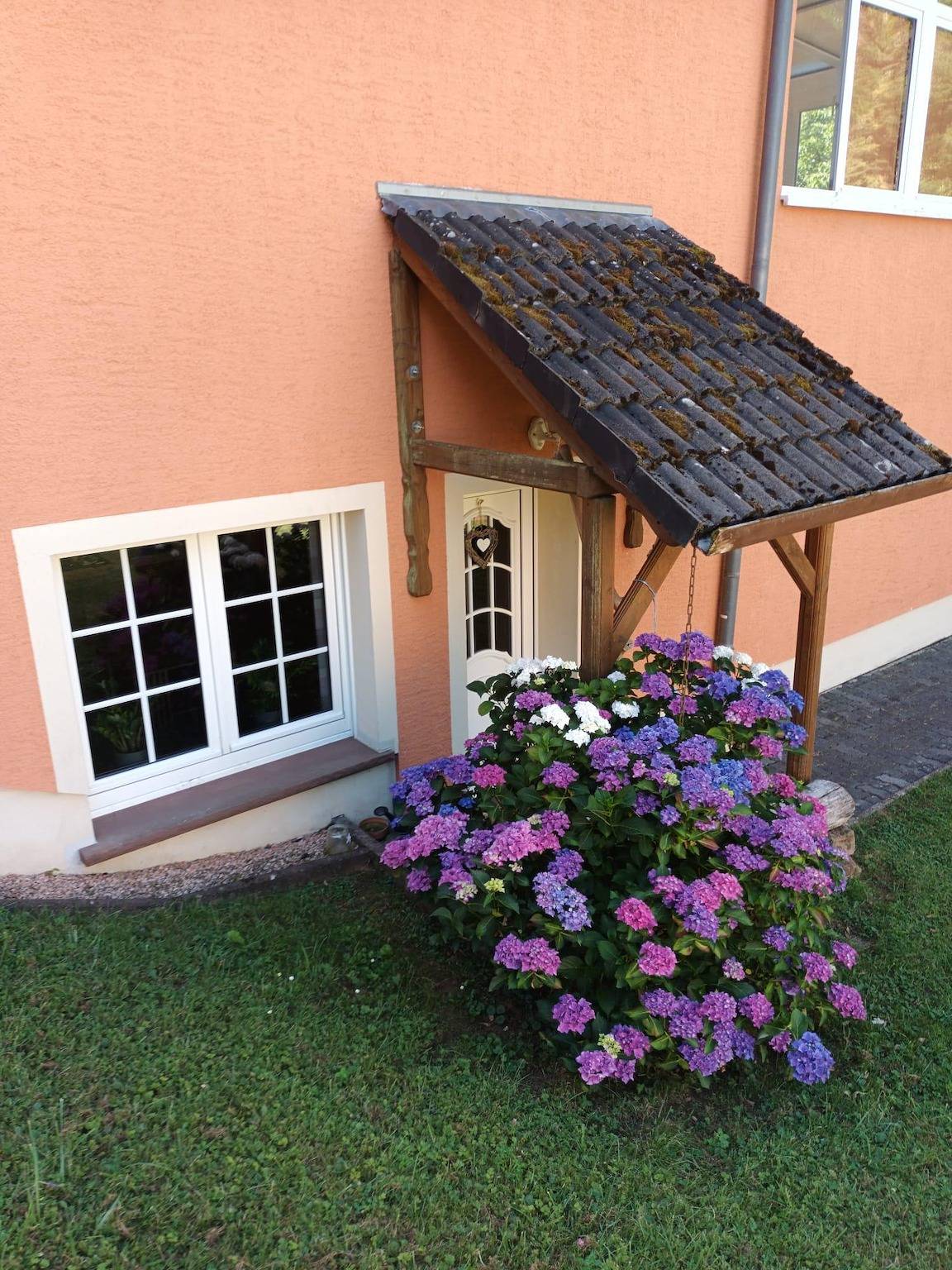 Ganze Ferienwohnung, 2-Bett-Ferienwohnung Dusche/Wc, 1 Schlafraum in Roth an der Our, Eifelkreis Bitburg-Prüm