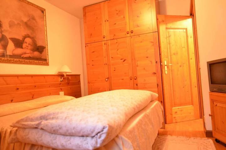 Ganze Wohnung, Cà Enrosarida 2 Wohnung im zentralen Bereich - 6 Betten - Wifi in San Vito di Cadore, Dolomiti Superski