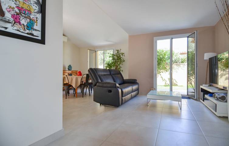 Acogedor apartamento con piscina y aire acondicionado cerca de St. Gervasy in Marguerittes, Region de Nimes