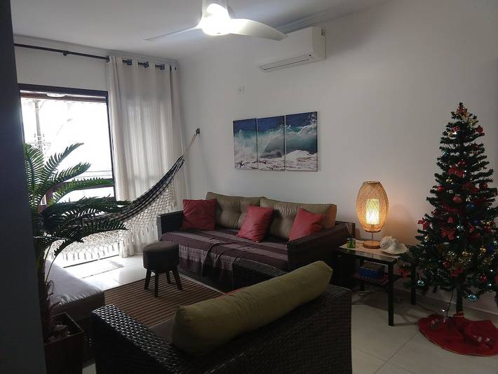 Casas e apartamentos de temporada para 5 pessoas, com balcão no Guarujá