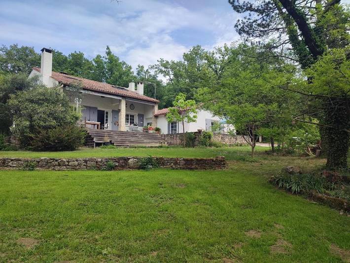 Chambre d’hôte pour 2 personnes, avec Terrasse ainsi que Jardin et Vue à Fozières
