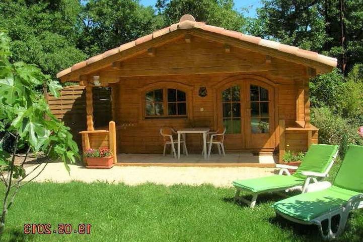Ferienhaus für 2 Personen, mit Terrasse und Garten sowie Pool