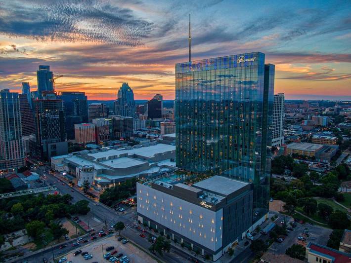 Apartamento para 3 personas, con terraza y jacuzzi además de piscina y sauna, Se admiten mascotas en Austin