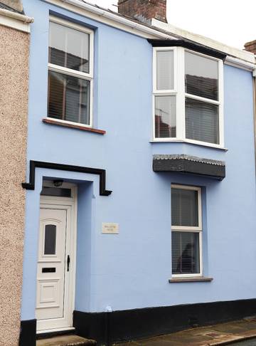 Holiday Home for 6 People in Tenby, Pembrokeshire, Photo 1