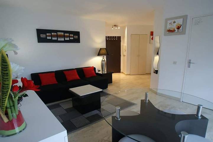 Ganze Wohnung, Sehr schöne T1 Alcove in einer sicheren Residenz mit 3 Pools in Mandelieu-la-Napoule, Mittelmeerküste (Frankreich)