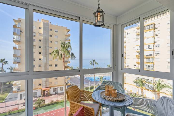 Appartement entier, Appartement à Algarrobo Costa avec vue sur mer, piscine, Wi-Fi, climatisation, terrasses et jardin in Algarrobo Costa, Algarrobo