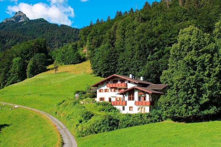 Ganze Wohnung, Kleiner Turm 2 ist eine ruhige Ferienwohnung mit Terasse und Ausblick in Tschagguns, Schruns-Tschagguns