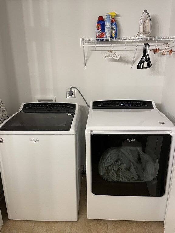 Prime, Peaceful Waterfront Location! Big, clear water views! Fire table! in Lake Martin