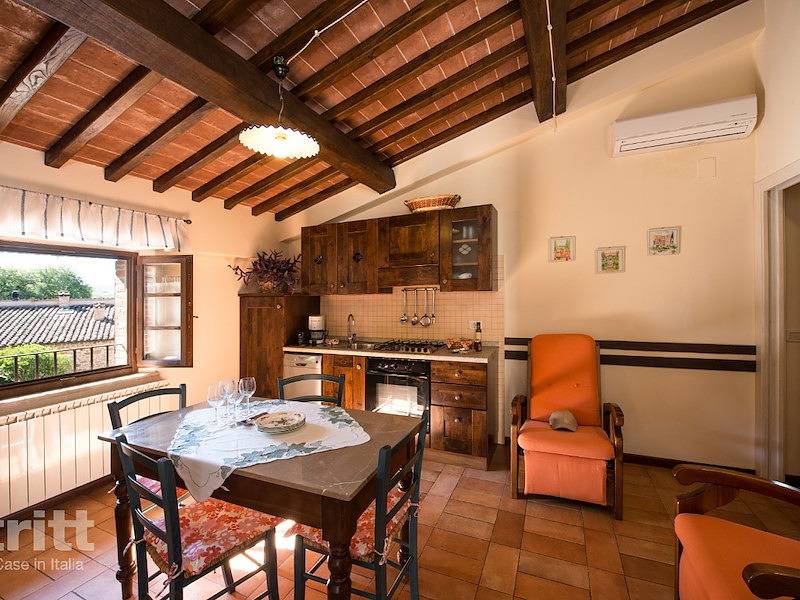Tritt — This beautiful apartment for 4 people is located among olive oil production in Citta della Pieve in Città della Pieve, Provincia de Perugia
