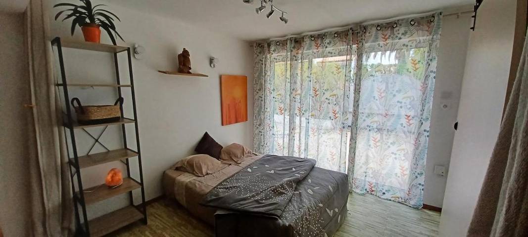 Chambre d’hôte pour 2 personnes, avec terrasse et piscine ainsi que jardin et vue - 1