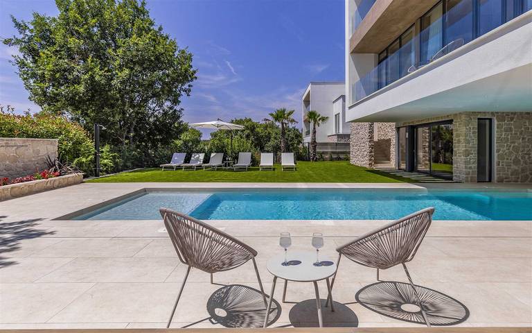 Villa pour 12 personnes, avec jardin et piscine ainsi que terrasse et sauna à Pomer - 3