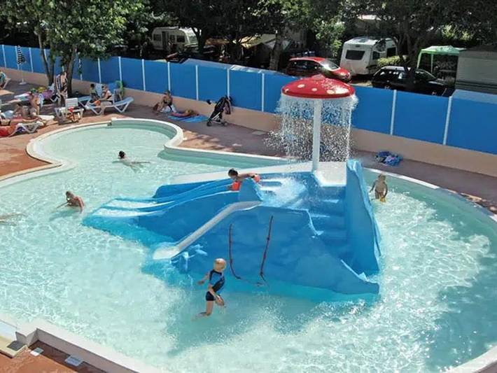 Location de vacances pour 4 personnes, avec bassin pour enfant à Millau - 3