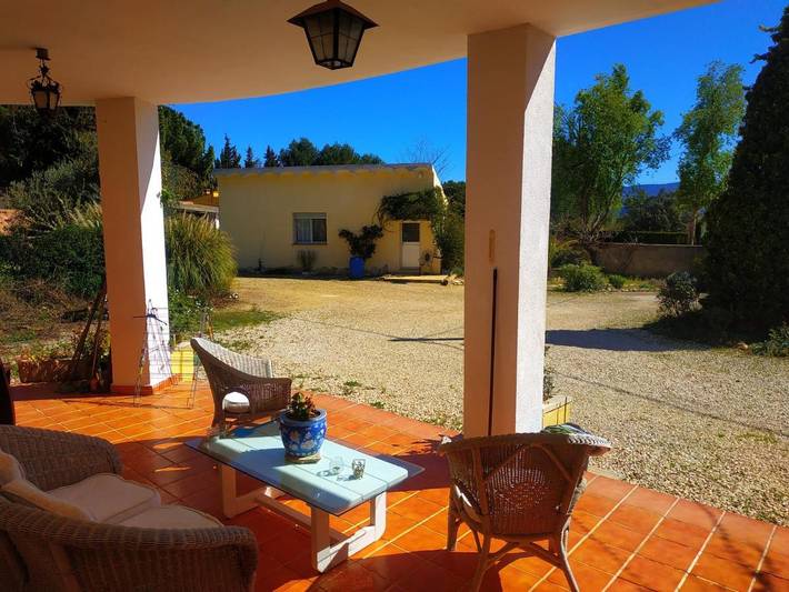 Apartamento de vacaciones para 3 personas, con jardín además de vistas y piscina - 1