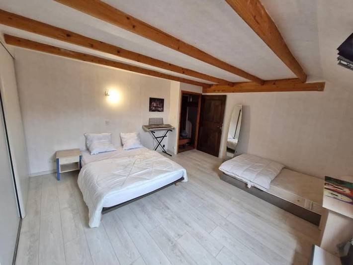 Location de vacances pour 29 personnes, avec Balcon et Terrasse ainsi que Jardin et Piscine à Faucon-de-Barcelonnette - 4