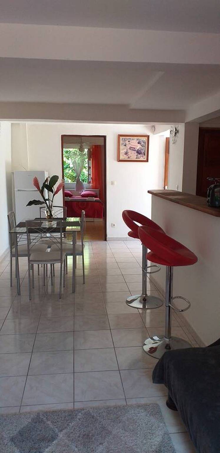 Ganze Wohnung, Moderne Wohnung im Herzen von Le Robert, 45m², privater Balkon in Le Robert, Martinique