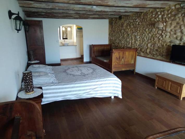 Maison d’hôte pour 2 personnes, avec Terrasse et Jacuzzi ainsi que Jardin et Piscine