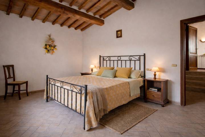 Appartamento 3 Camere con Piscina e Vista Panoramica – Fino a 6 Ospiti in Lisciano Niccone, Valtiberina