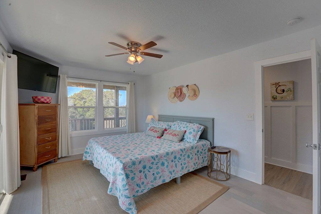 Owners Weeks Open⭐New Hot Tub⭐️Heated Pool, Linens, Wifi, Tennis Courts, Dogs in Corolla, Currituck County