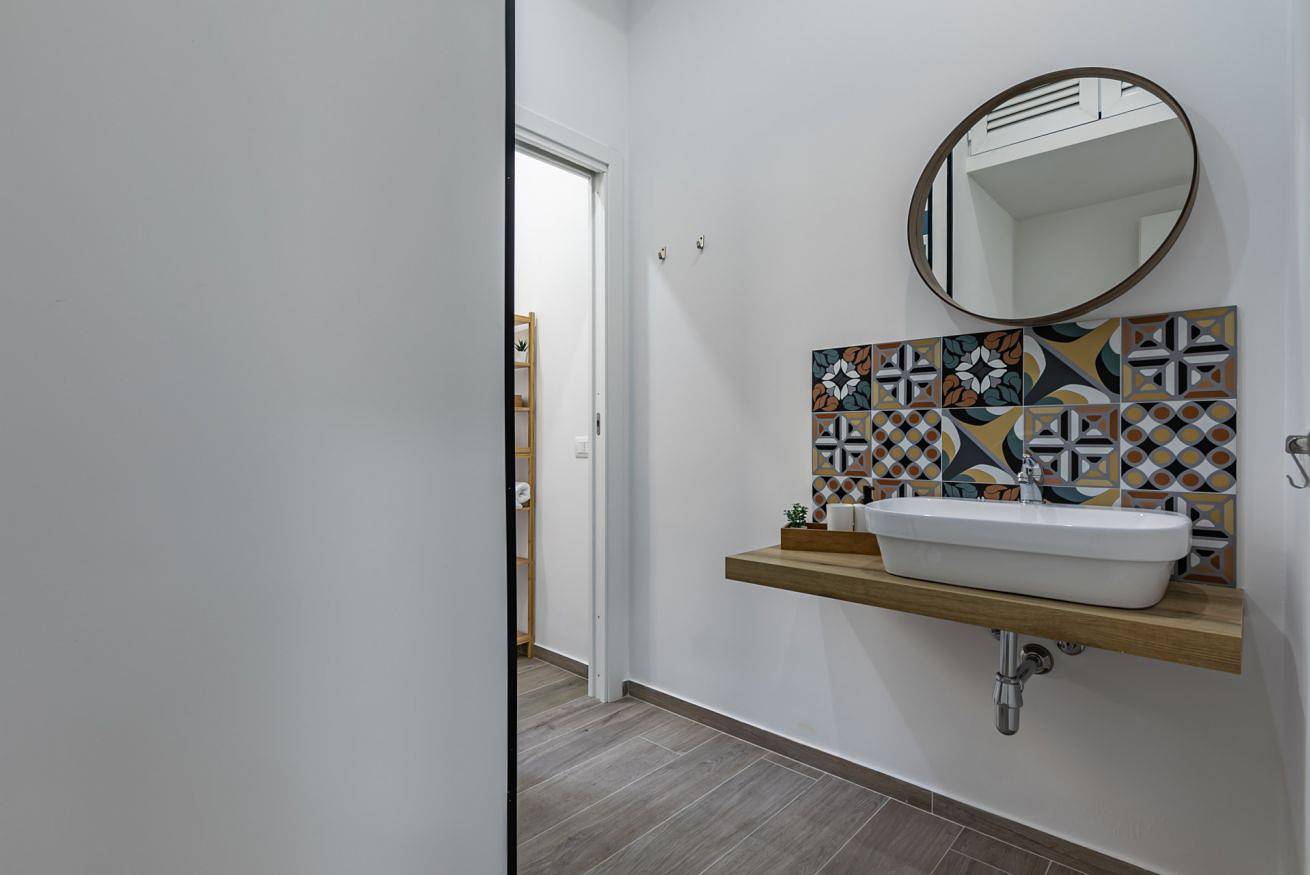 Appartement entier, Appartement de vacances pour 2 personnes avec balcon/terrasse in Palerme, Province de Palerme