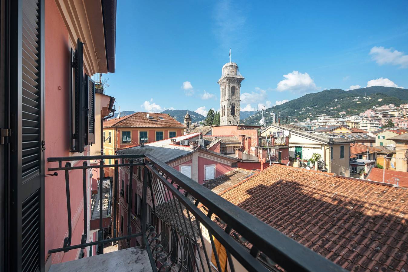 Entire apartment, Apartment 'Appartamento Gabbiano' with Shared Terrace, Wi-Fi and Air Conditioning in Rapallo (City), Rapallo