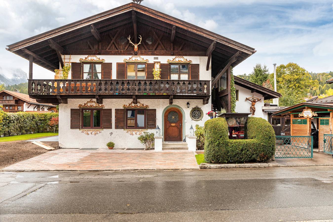 Apartamento entero, Apartamento 'Herzstück' con vistas a la montaña, terraza privada y Wi-Fi in Mittenwald, Alpes Bávaros