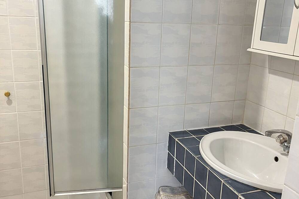 Entire apartment, Homerez - Studio Néris-les-Bains in Néris-les-Bains, Montluçon region
