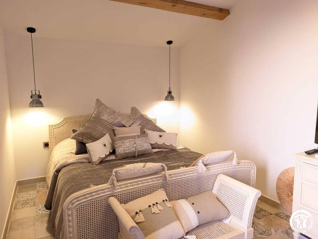 Les Granges Saint Paul - Gîte du Vignoble in Lespignan, Côte d'Améthyste