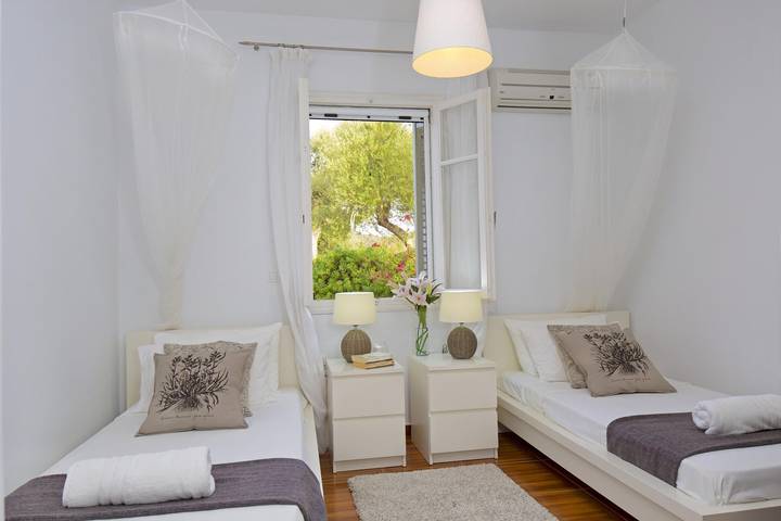 Villa pour 4 personnes, avec terrasse ainsi que jardin et piscine à Ithaque - 4