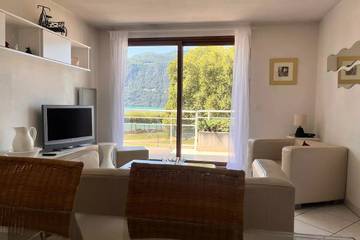 Gîte pour 4 personnes, avec balcon dans Esplanade du Lac ( Aix-les-Bains)