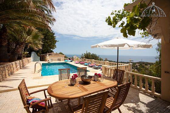 Villa für 8 Personen, mit Garten und Meerblick sowie Pool