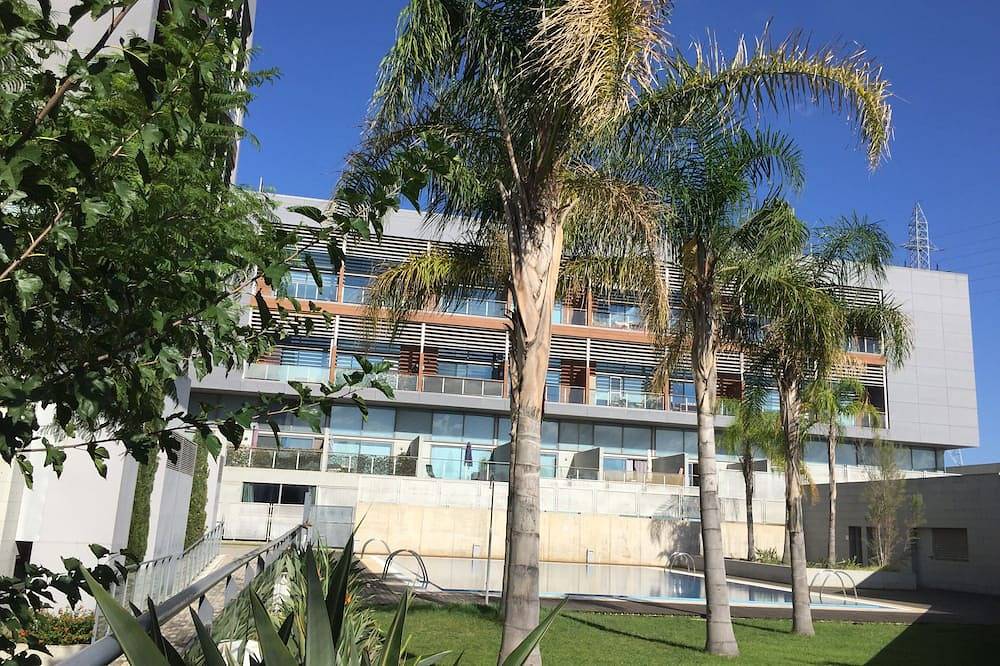 Apartamento entero, Loft con terraza de 24m2, piscina, jardín y garaje. in Valencia, Costa de Valencia