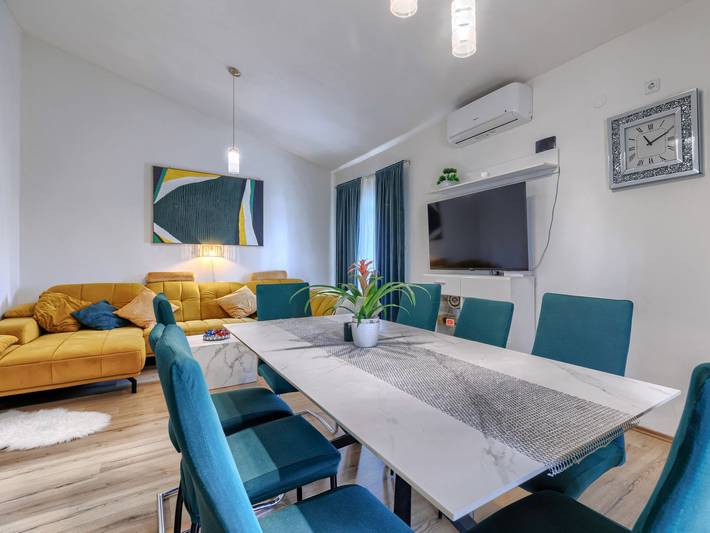 Ferienhaus für 10 Personen, mit Terrasse und Garten in Barban