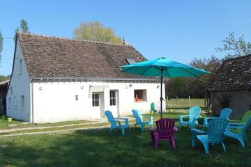 Gîte pour 6 personnes, avec jardin et jacuzzi à Cangey