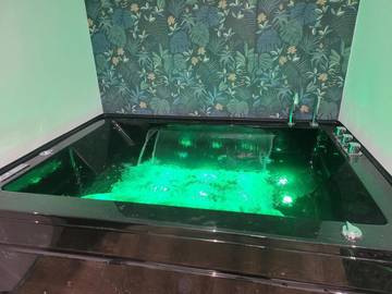 Gîte pour 2 personnes, avec jacuzzi à Pia